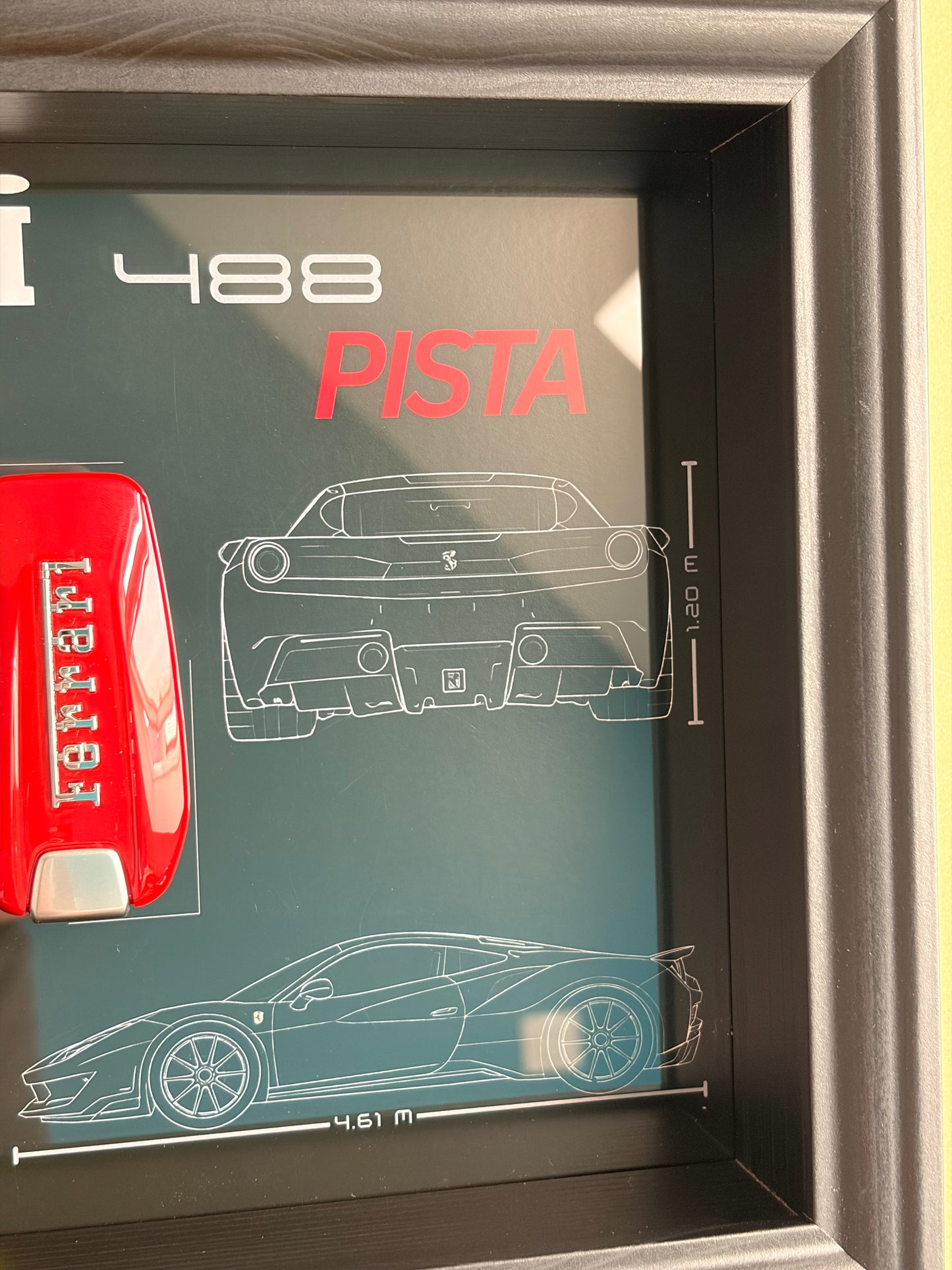 Cadre avec Clé Décorative de Ferrari 488 Pista