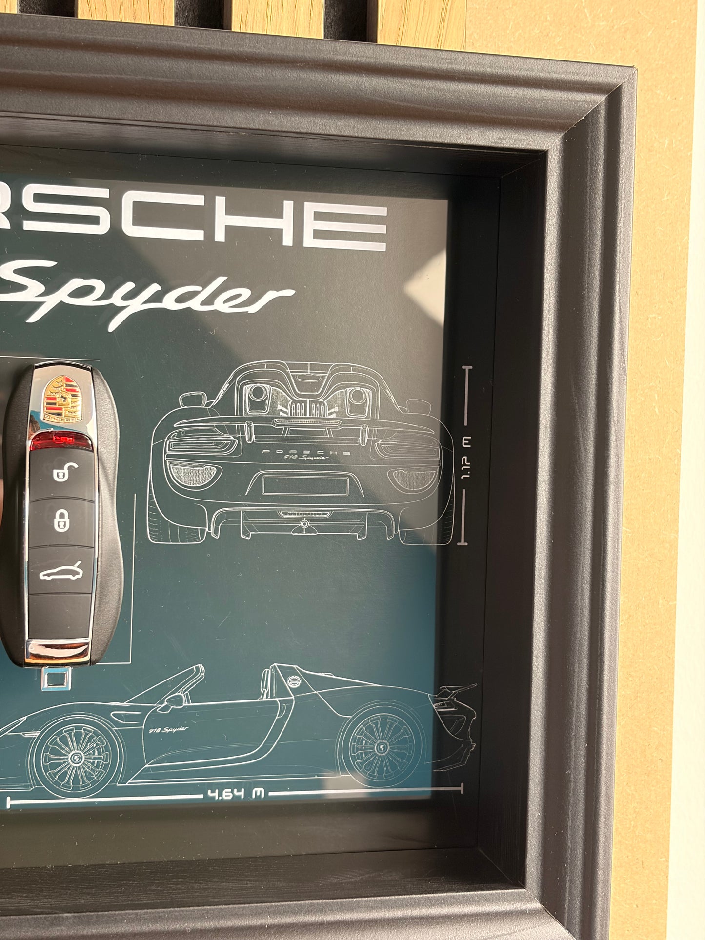 Rahmen mit dekorativem Schlüssel des Porsche 911 GT3 RS