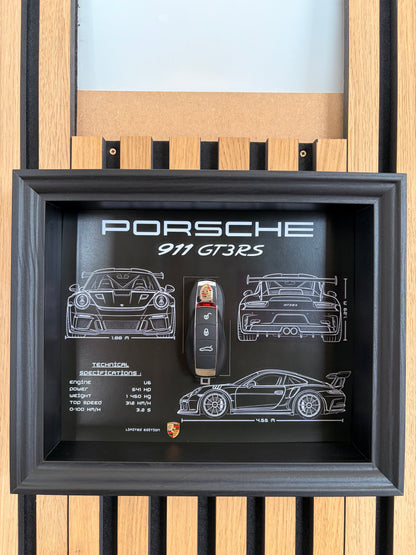 Rahmen mit dekorativem Schlüssel des Porsche 911 GT3 RS