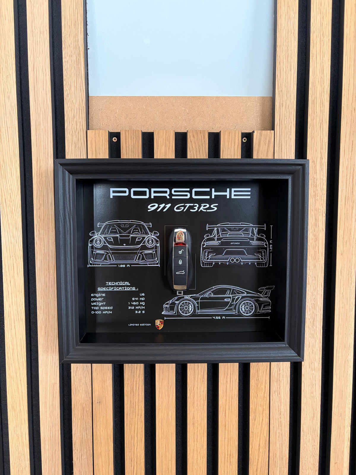 Rahmen mit dekorativem Schlüssel des Porsche 911 GT3 RS