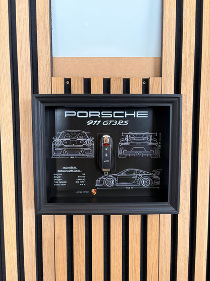 Rahmen mit dekorativem Schlüssel des Porsche 911 GT3 RS