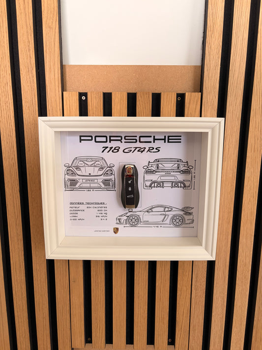 Cadre avec clé décorative de Porsche 718 GT4 RS