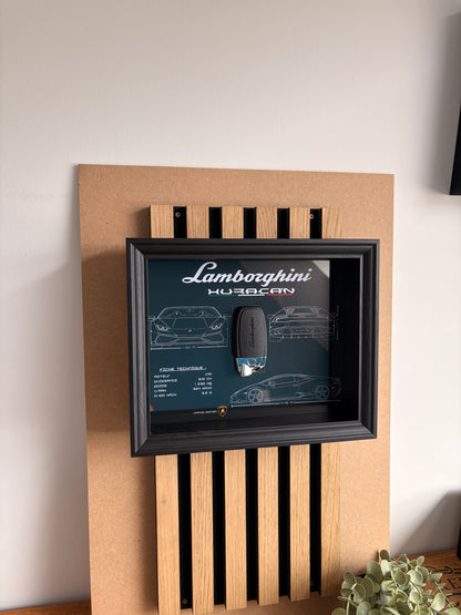 Cadre avec clé décorative de Lamborghini Huracan
