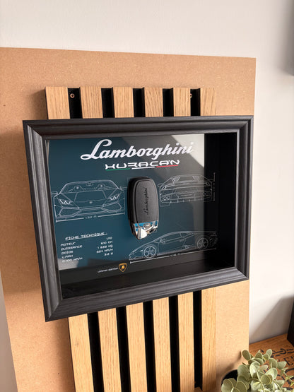 Cadre avec clé décorative de Lamborghini Huracan