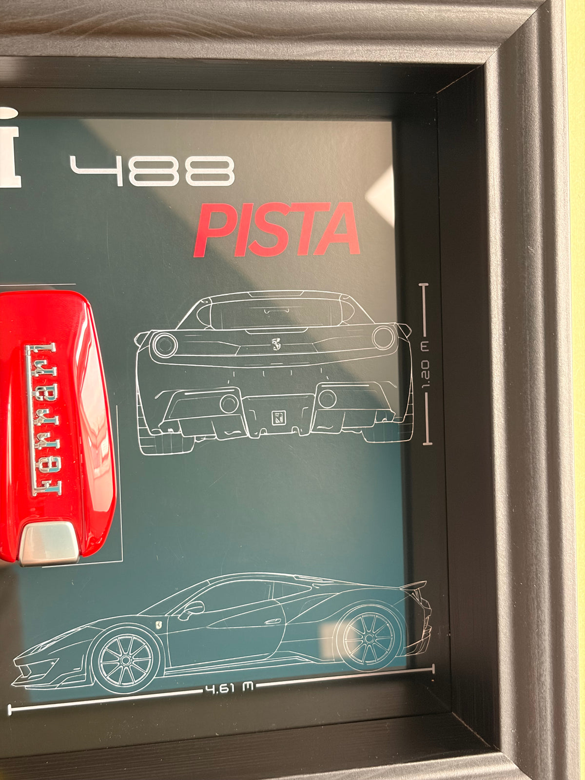 Cadre avec Clé Décorative de Ferrari 488 Pista