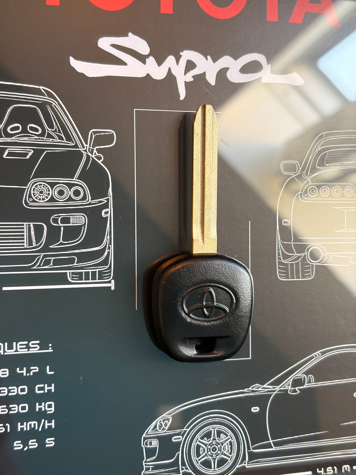 Cadre avec clé décorative de Toyota Supra