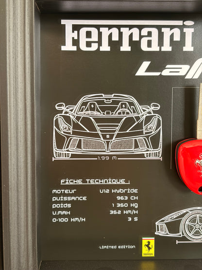 Cadre avec Clé Décorative de La Ferrari