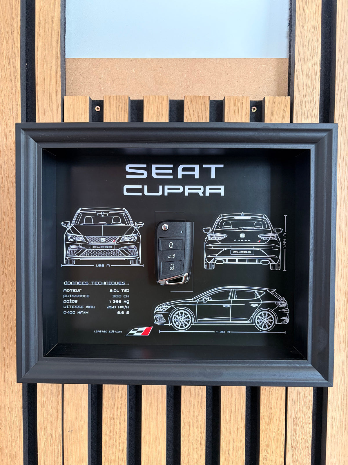 Cadre avec clé décorative de Seat Leon Cupra