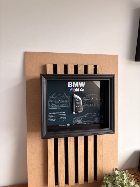 Cadre avec clé décorative de BMW M4 G82