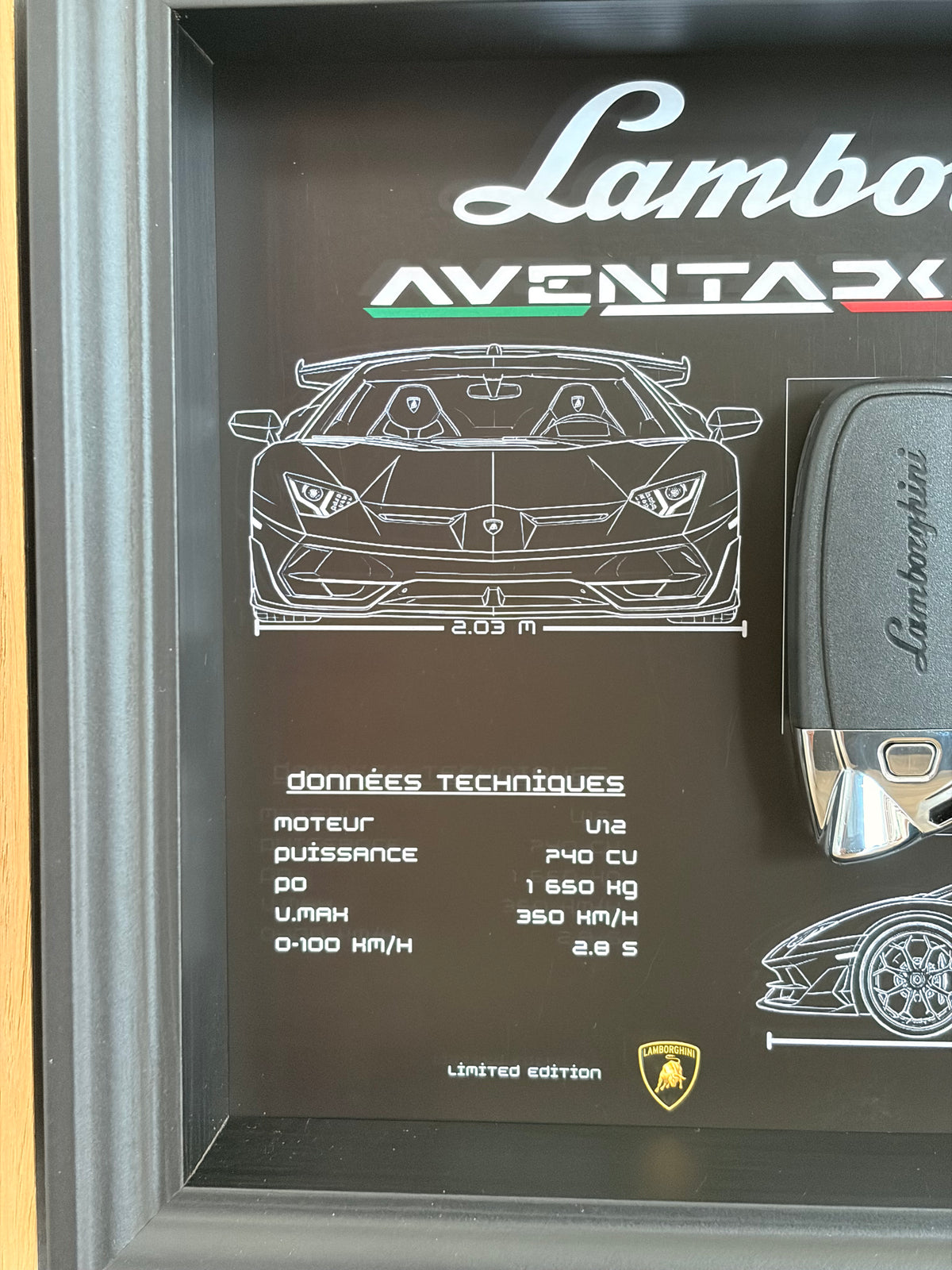 Cadre avec clé décorative de Lamborghini Aventador SVJ