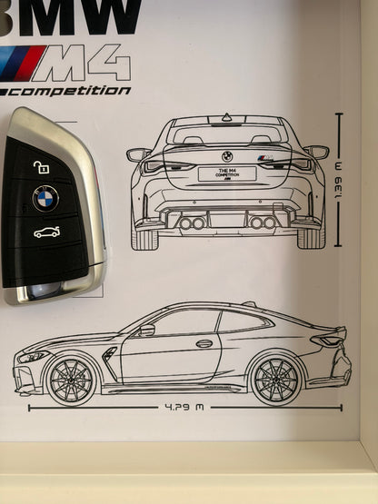 Cadre avec clé décorative de BMW M4 G82 compétition