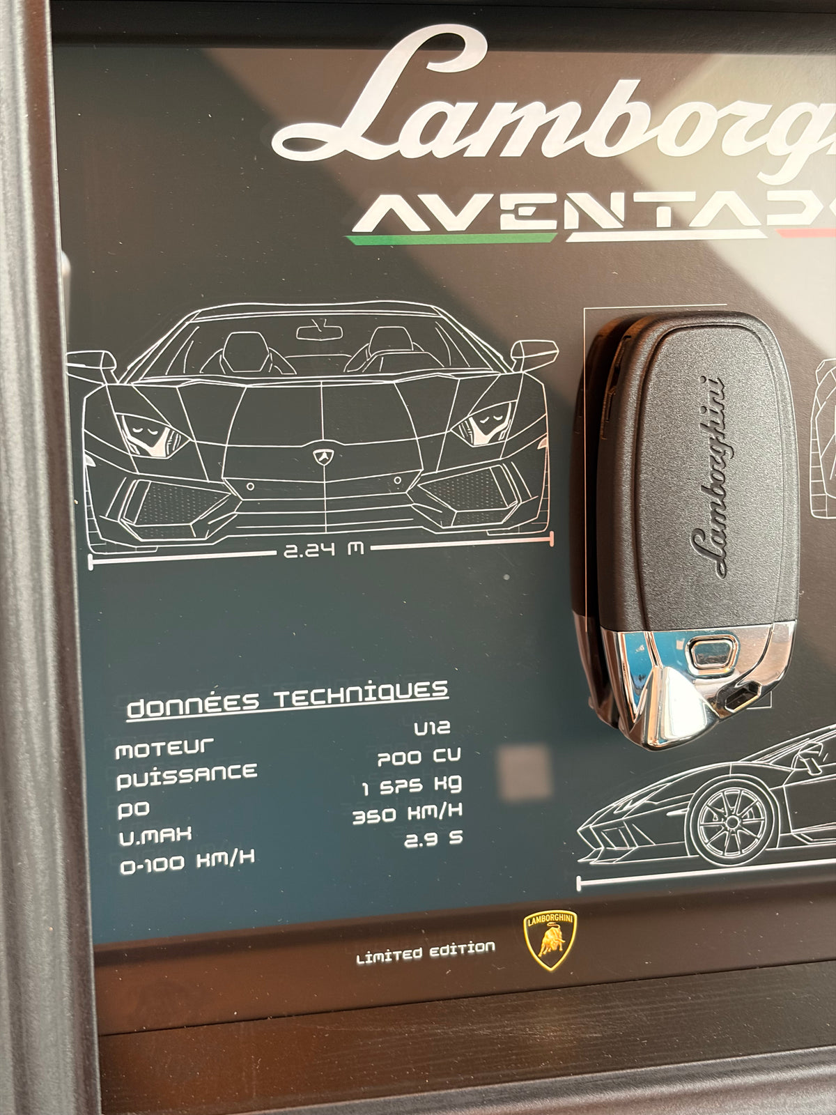 Cadre avec clé décorative de Lamborghini Aventador