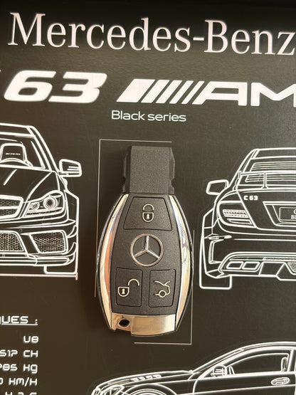 Cadre avec Clé Décorative de Mercedes c63 ami black séries