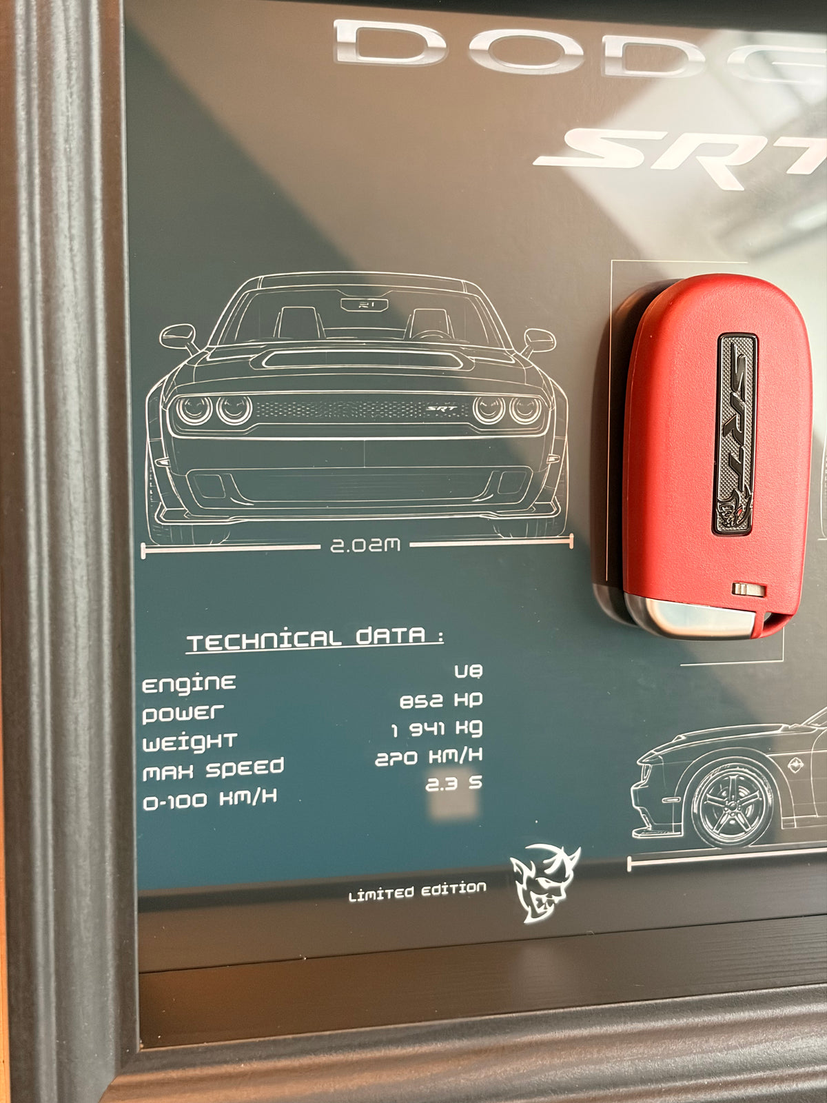 Cadre avec clé décorative de Dodge Challenger SRT Demon