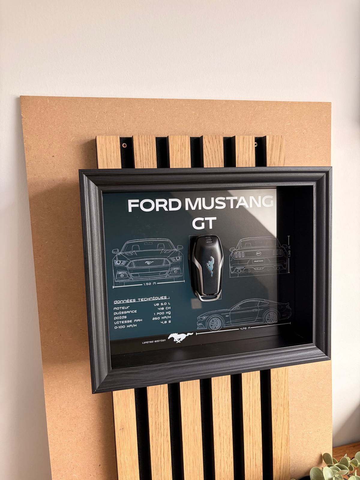 Cadre avec clé décorative de Ford Mustang