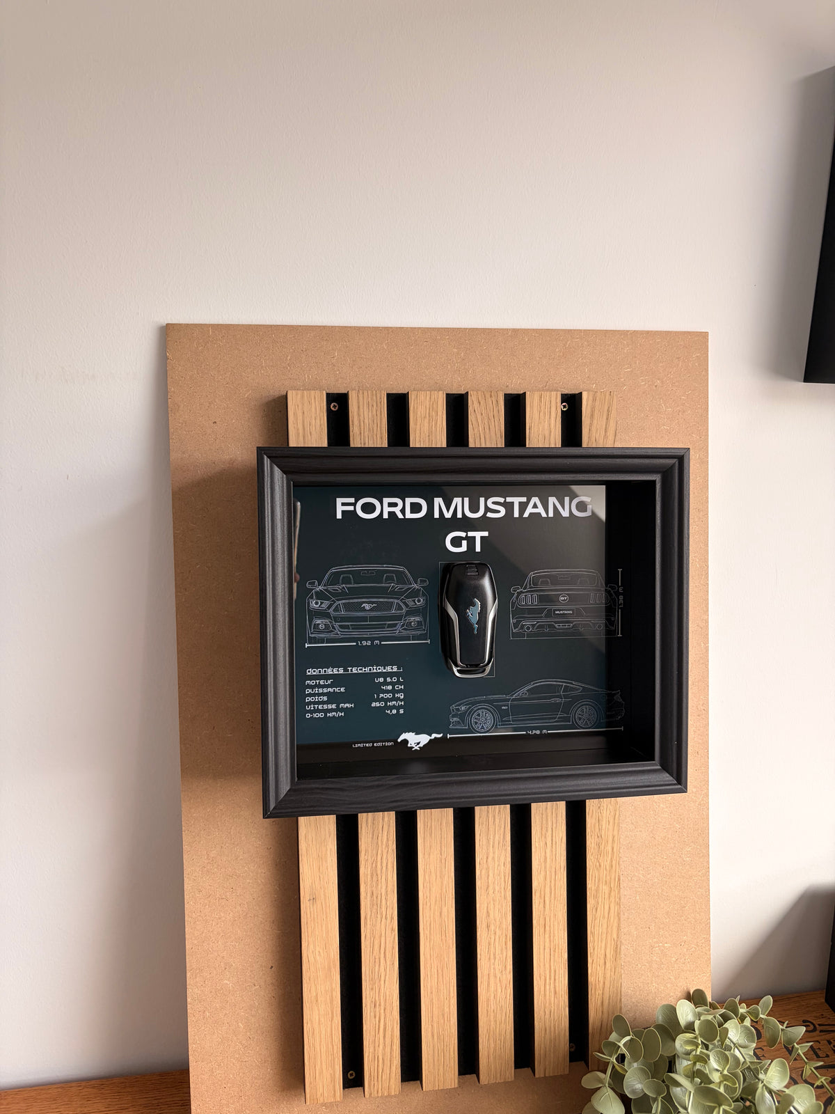 Cadre avec clé décorative de Ford Mustang