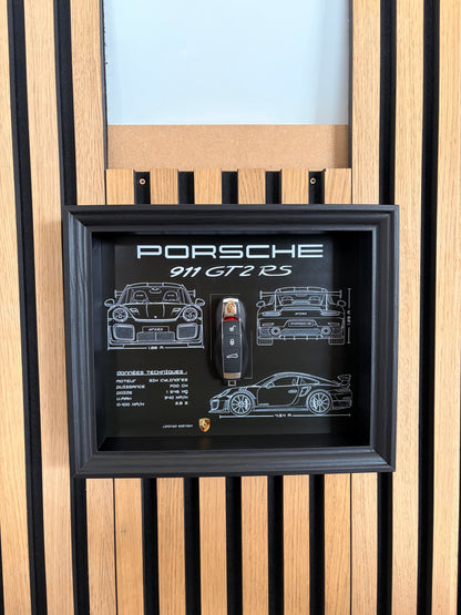 Rahmen mit dekorativem Schlüssel des Porsche 911 GT3 RS