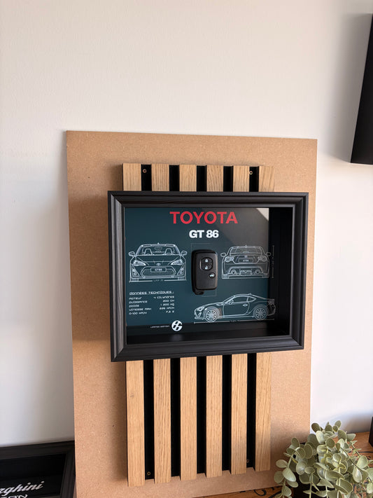 Cadre avec clé décorative de Toyota GT86