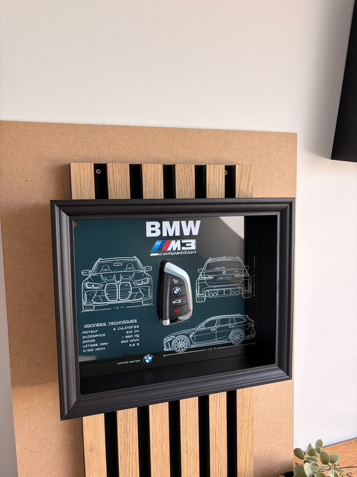 Cadre avec clé décorative de BMW M3 G81 Touring compétition