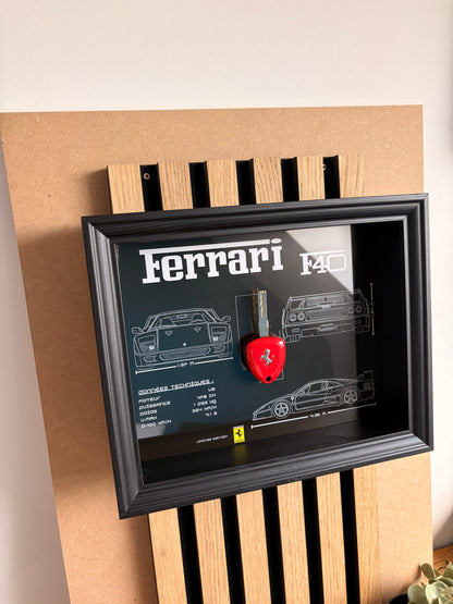 Cadre avec Clé Décorative de Ferrari F40