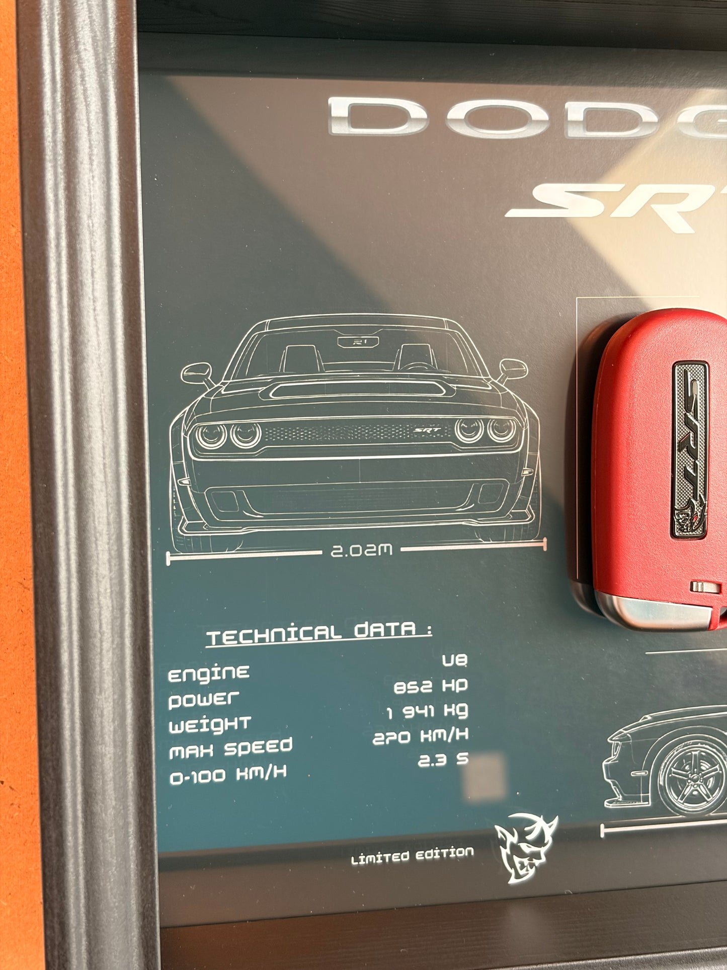Cadre avec clé décorative de Dodge Challenger SRT Demon