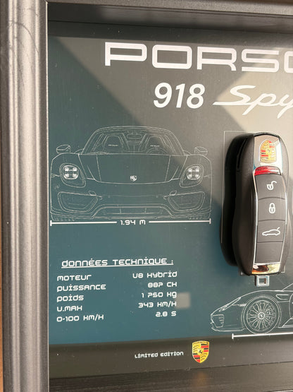 Rahmen mit dekorativem Schlüssel des Porsche 911 GT3 RS