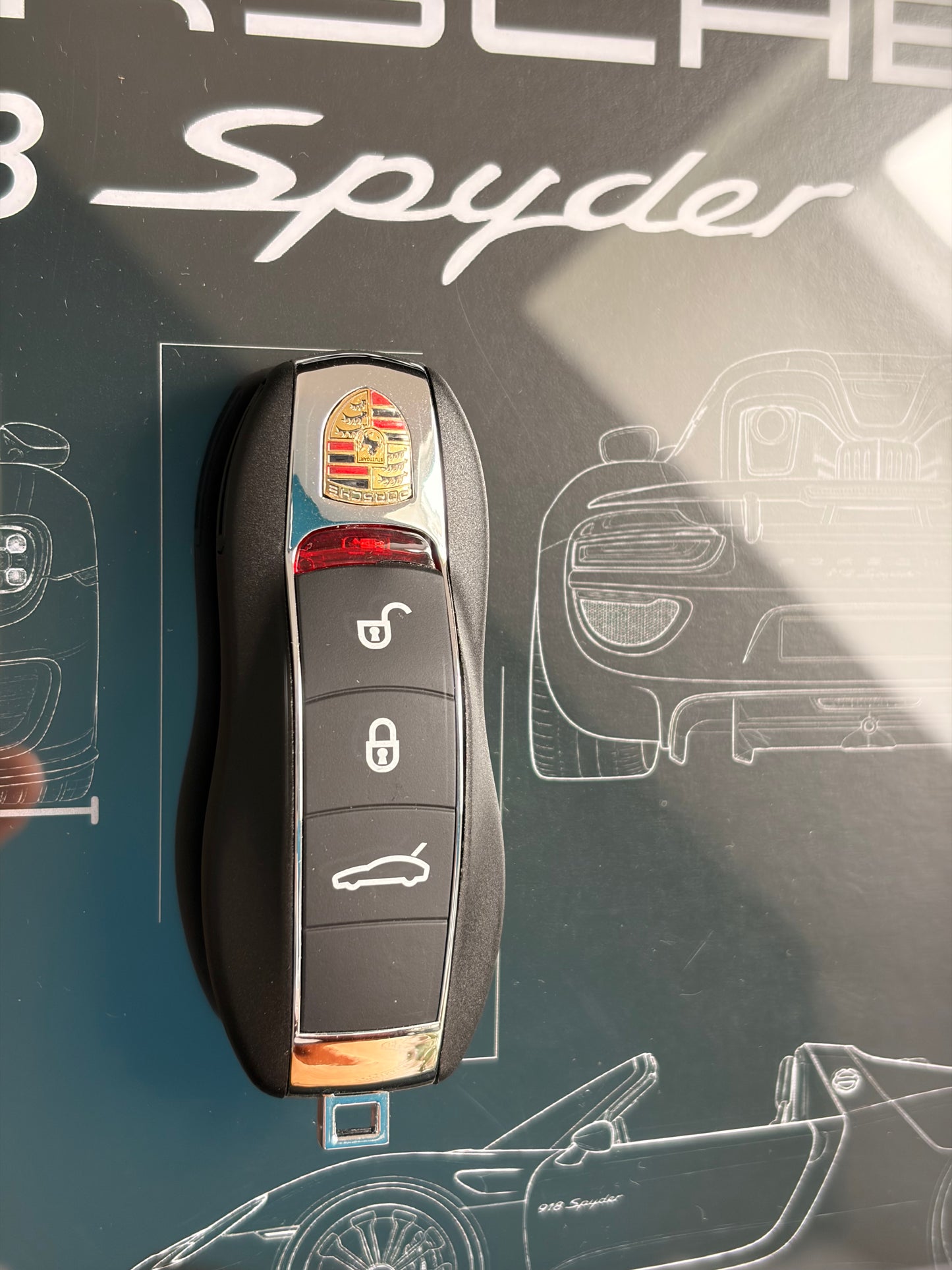 Rahmen mit dekorativem Schlüssel des Porsche 911 GT3 RS